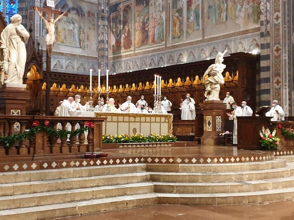 Le Chiese dell'Umbria hanno aperto nel Duomo di Orvieto l'Anno "Famiglia Amoris Laetitia"