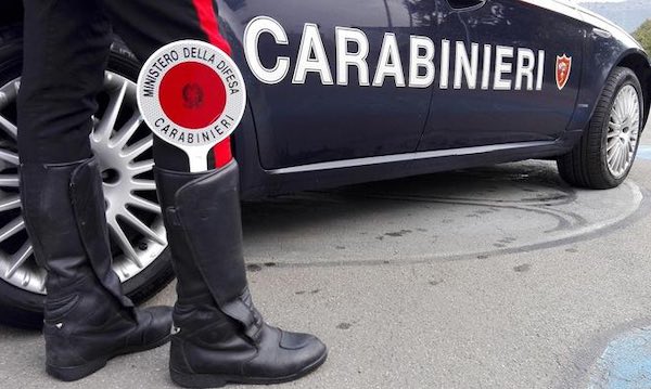 Perseguitava da oltre un anno la sorella, arrestato dai Carabinieri un 47enne