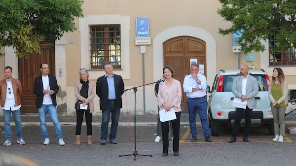 La candidata sindaco Simona Fabi presenta la lista civica "Ripartiamo Insieme" 