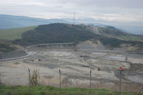 "La discarica e il terzo calanco: oggi come ieri è qui che si gioca il futuro della classe dirigente"