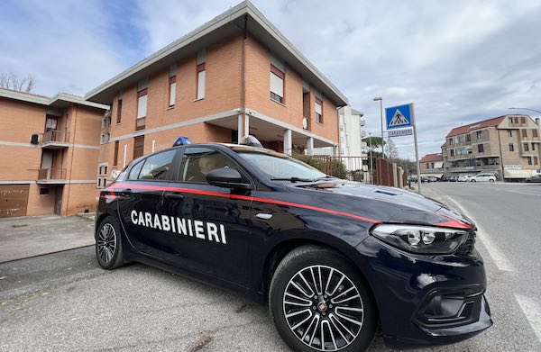 Batteria di truffatori in trasferta bloccata dai Carabinieri. Arrestati un 44enne e un 22enne