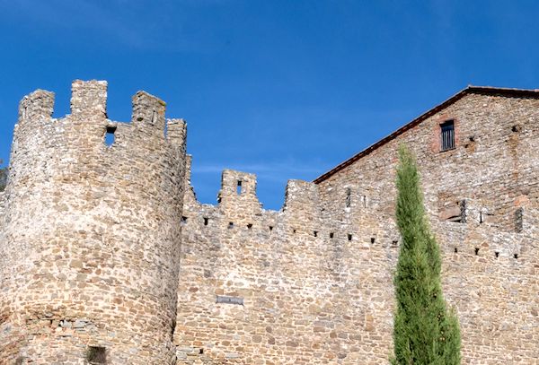 Conversazione intorno a "Castelli, rocche e torri nel territorio del Lago Trasimeno"