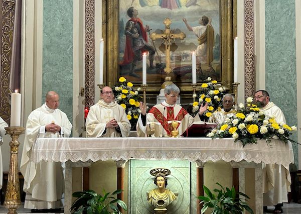 Festa per i 40 anni di sacerdozio di don Domenico Cannizzaro, messa di ringraziamento presieduta dal vescovo