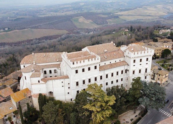 Il Castello di Giove si lascia ammirare in tutto il suo ritrovato splendore